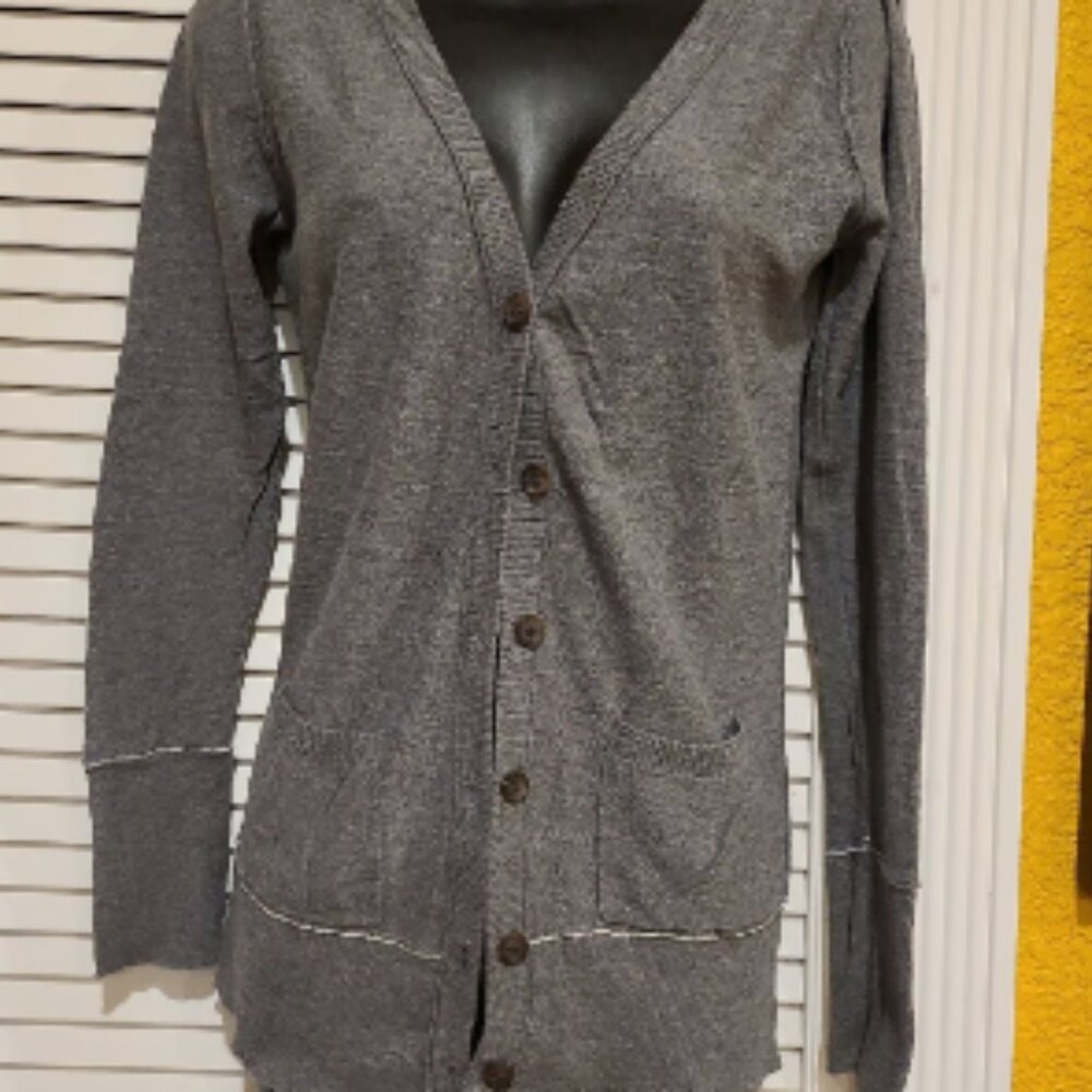 Aeropostale XL Cardigan, Excellent Condition with no Flaws!